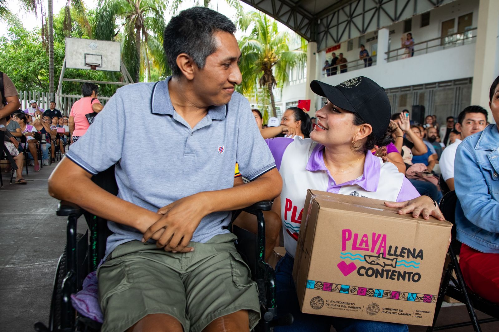 Tres mil familias reciben su despensa de “Playa Llena, Corazón Contento”