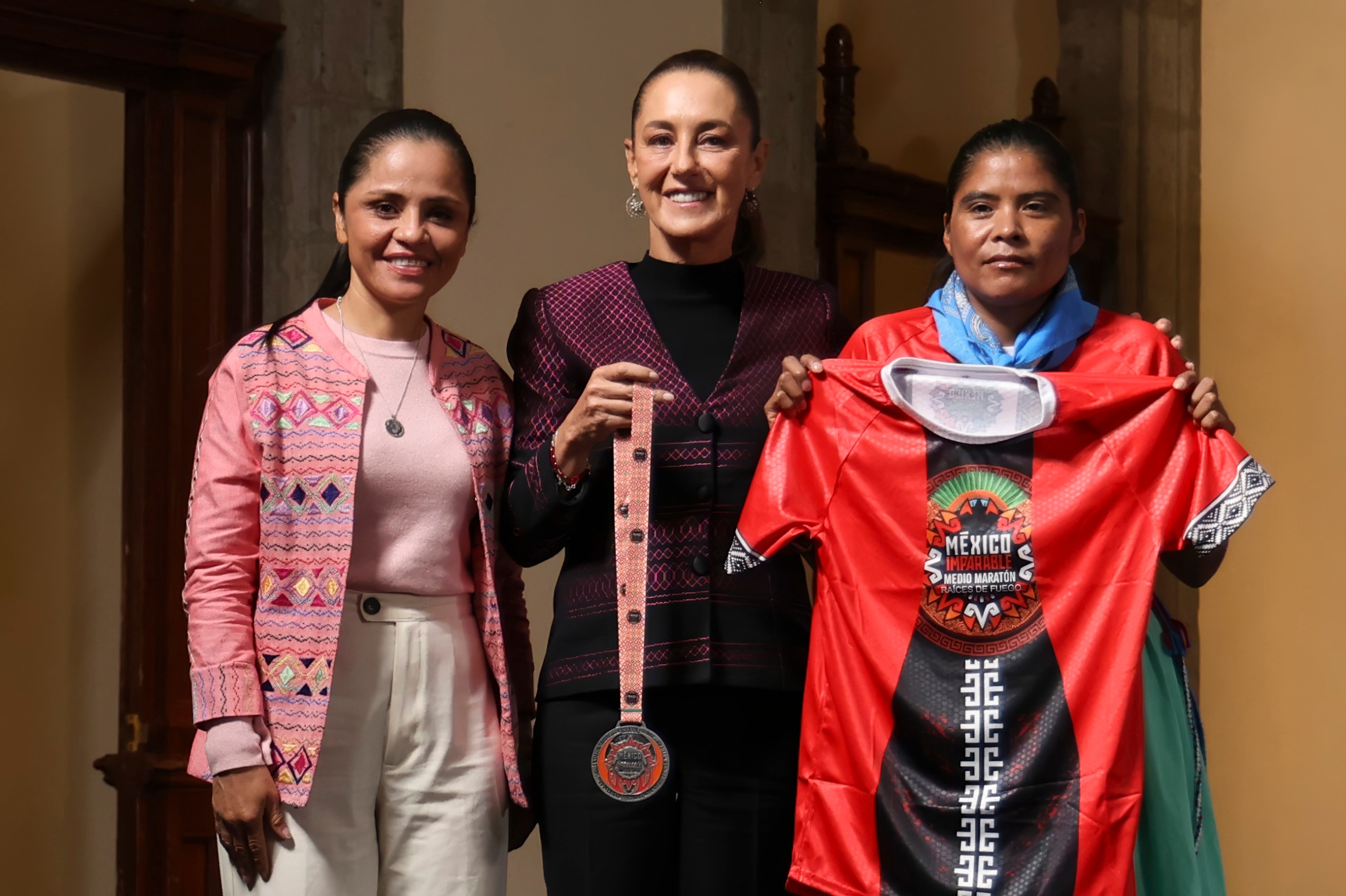 Claudia Sheinbaum anuncia creación de centros de alto rendimiento comunitario México imparable
