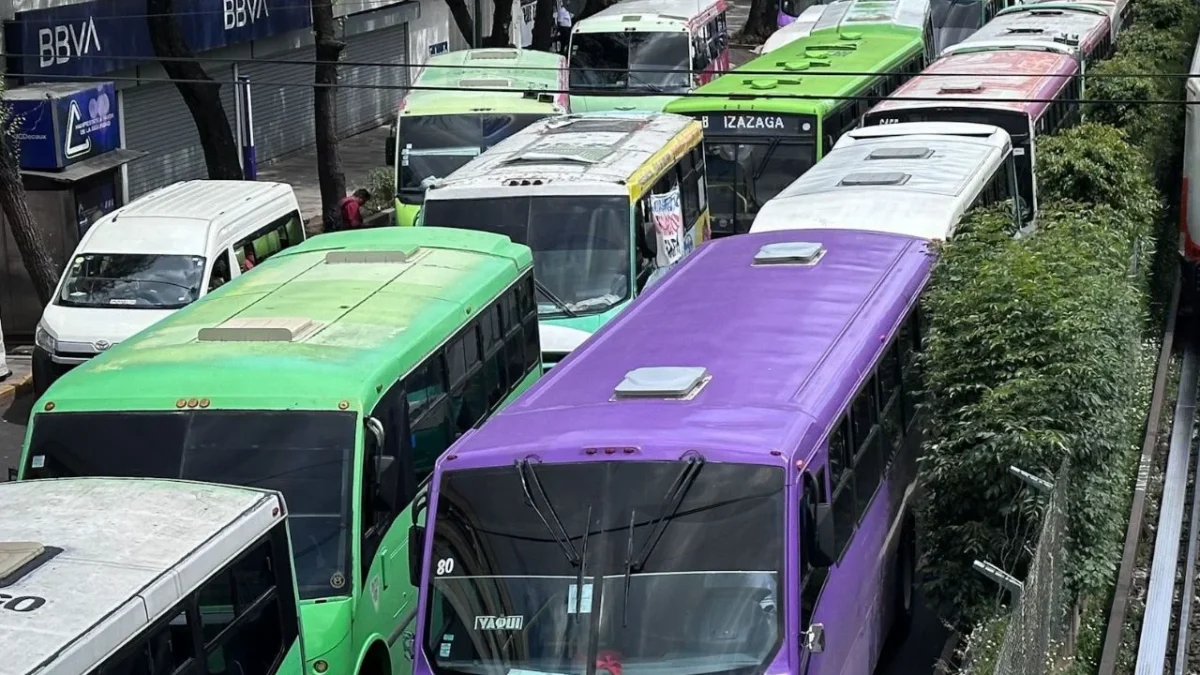 Gobierno capitalino pide a transportistas evitar bloqueos y apuesta por el diálogo