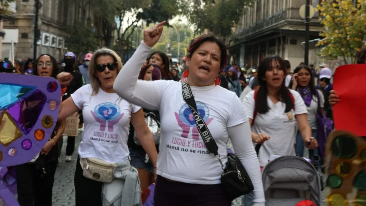 Saldo blanco en marcha 25N en CDMX