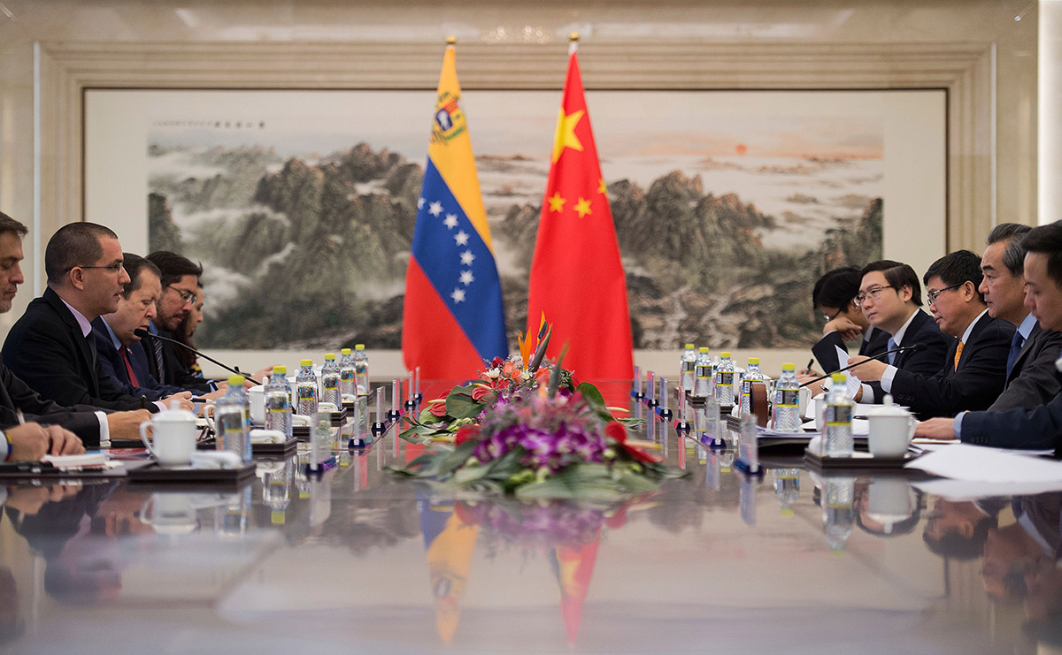 China ‘salta’ por Venezuela: Denuncia intimidación de Trump por exigir a Delcy Rodríguez romper relaciones
