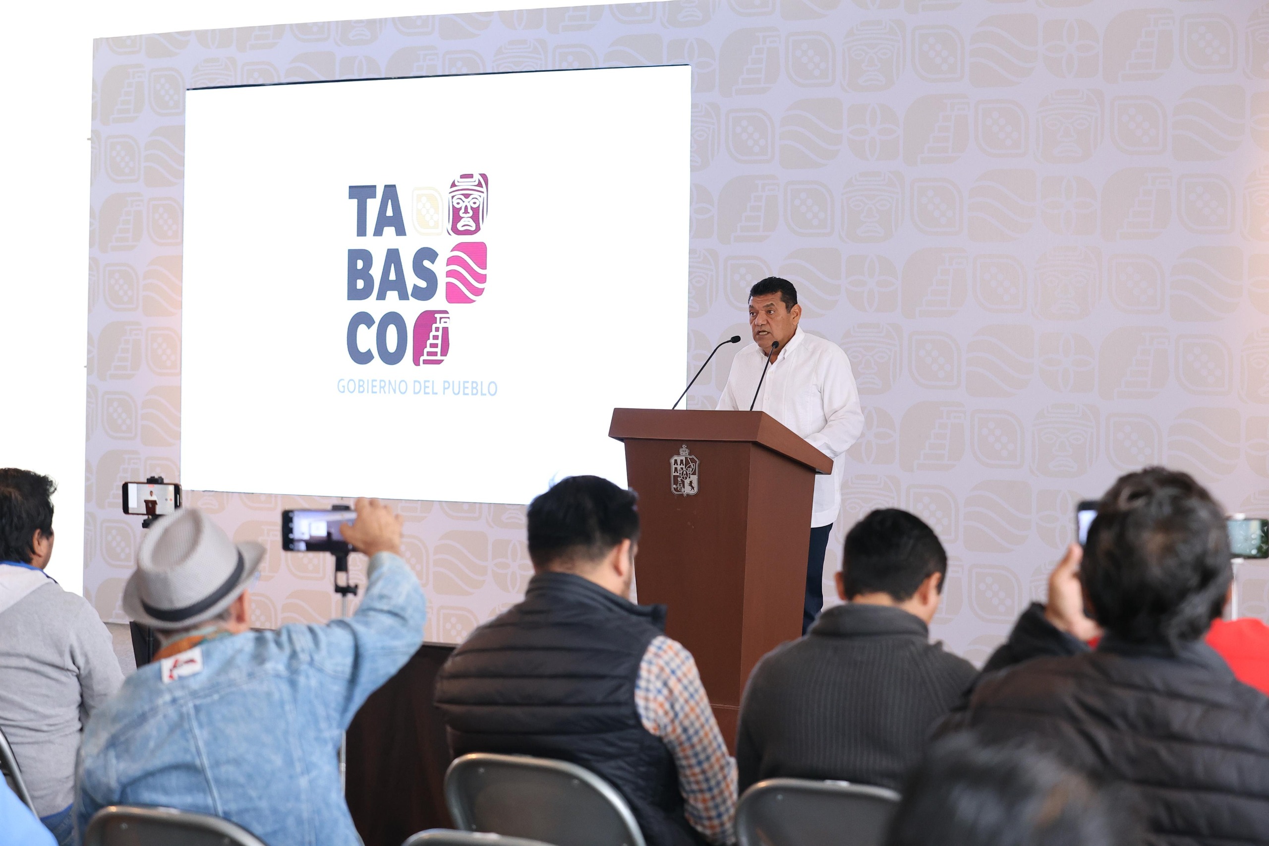Frente frío 27 deja saldo blanco en Tabasco: Javier May