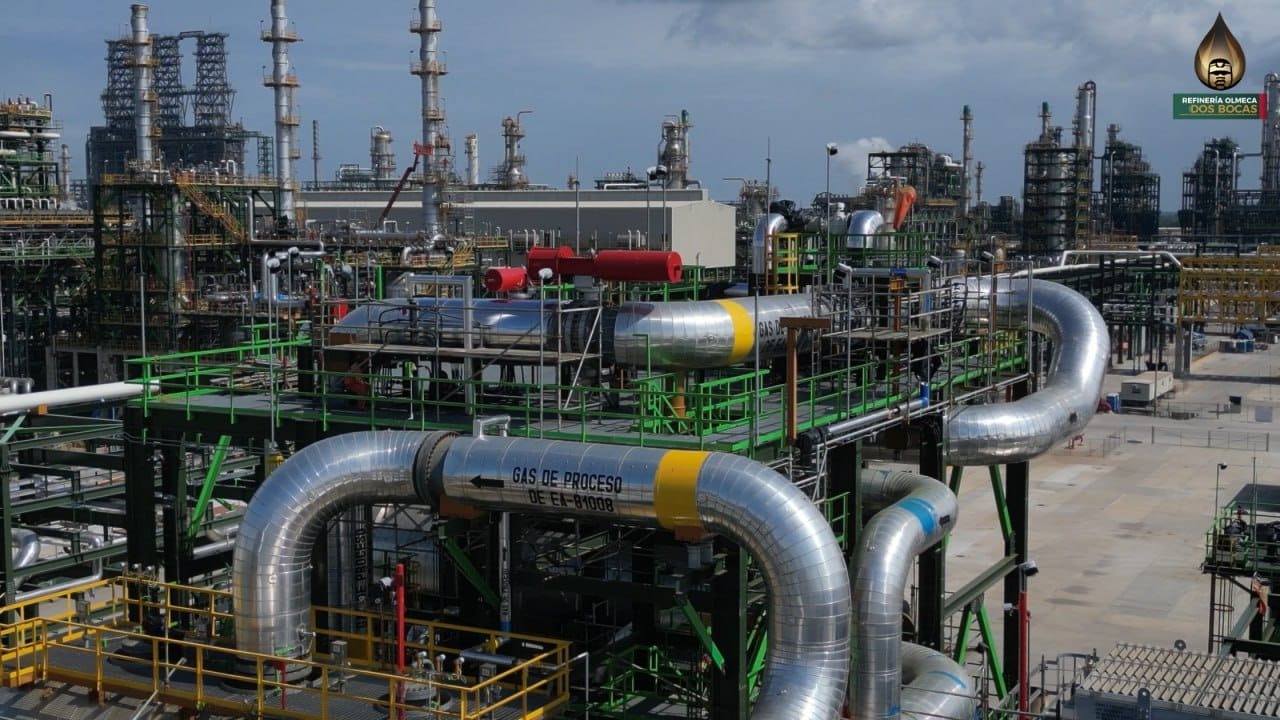 Pemex controla conato de incendio en la Refinería Olmeca