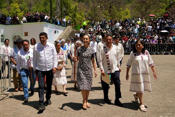 Sheinbaum honra a Juárez en Guelatao y reivindica a Margarita Maza como embajadora histórica
