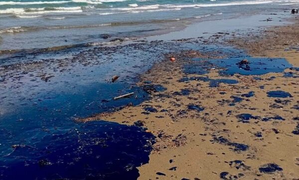 Realiza Semades recorrido por costas de Tabasco tras derrame de crudo