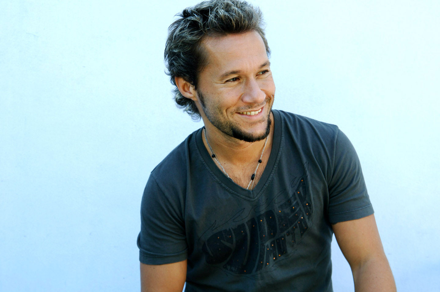 El cantante Diego Torres vuelve a México con nuevo álbum y guiños al regional mexicano