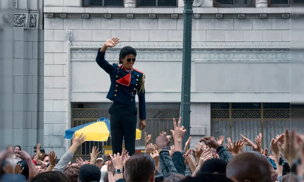 Biopic de Michael Jackson arrasa en taquilla entre polémicas