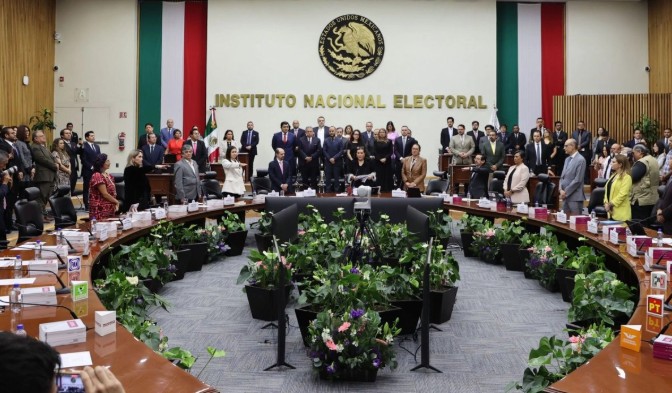 Claudia Sheinbaum rechaza intervención del gobierno en elección de nuevos consejeros del INE