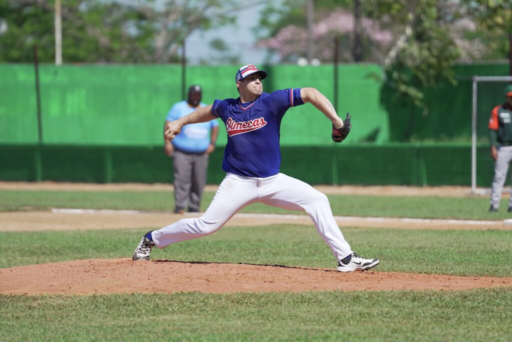 Luis Cessa lanzó cinco sólidas entradas y Carlos Arellano pegó cuadrangular para encaminar el triunfo local