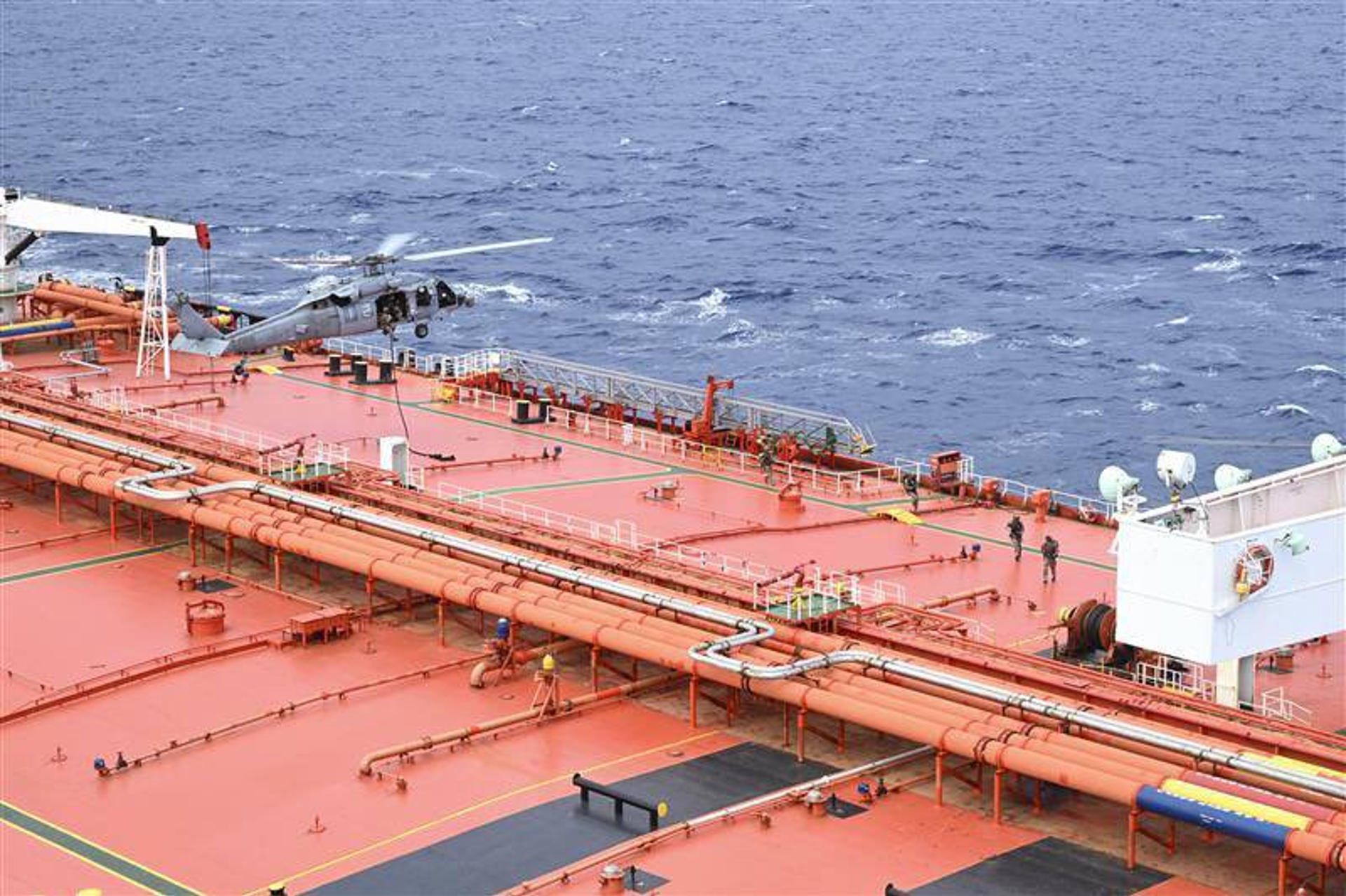 Estados Unidos intercepta y aborda un buque cisterna vinculado a Irán en el Indopacífico