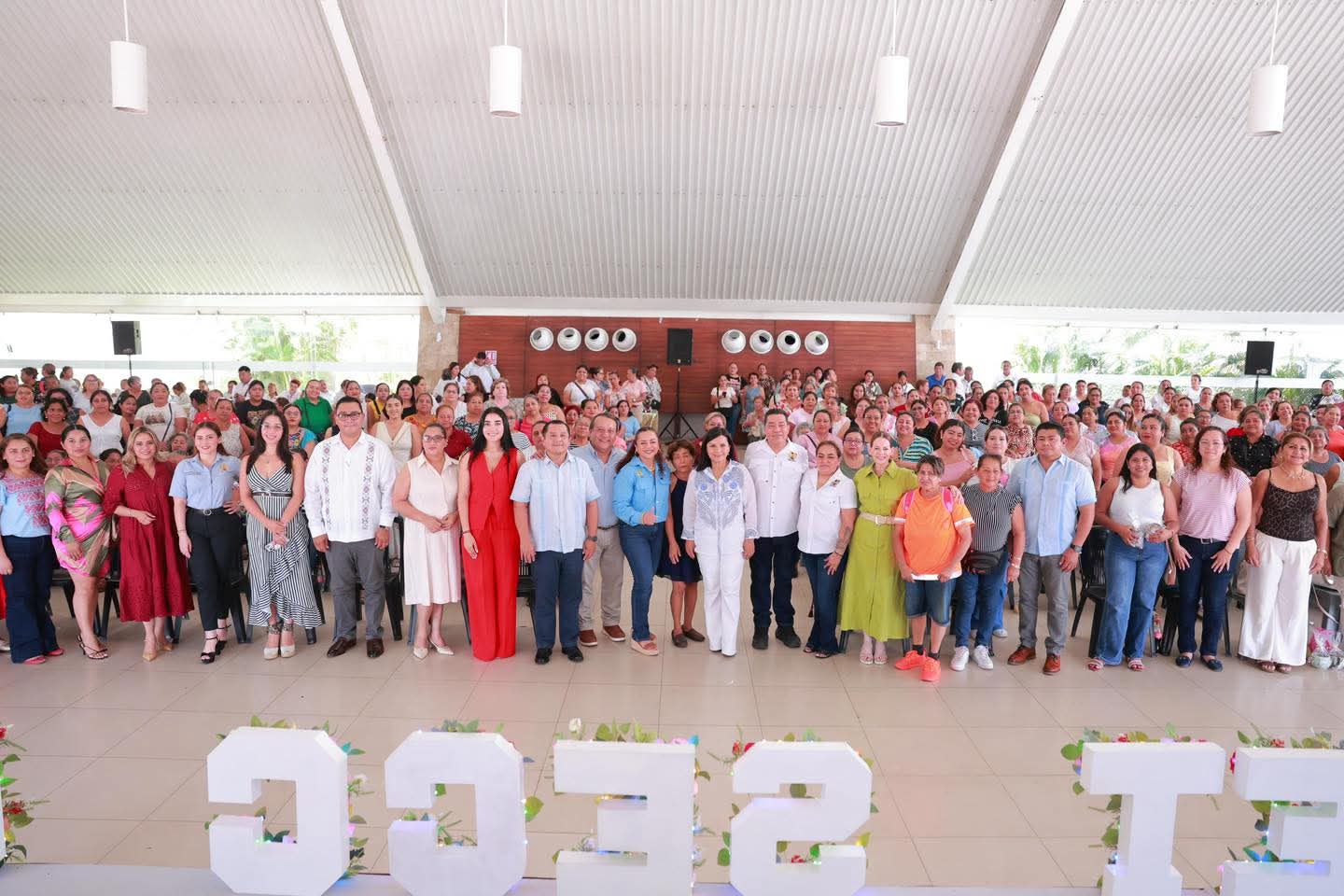 Yolanda Osuna reconoce labor de madres trabajadoras del Ayuntamiento de Centro