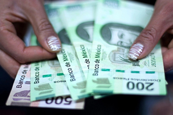 SITEM Yucatán exige aumento salarial del 20% para maestros