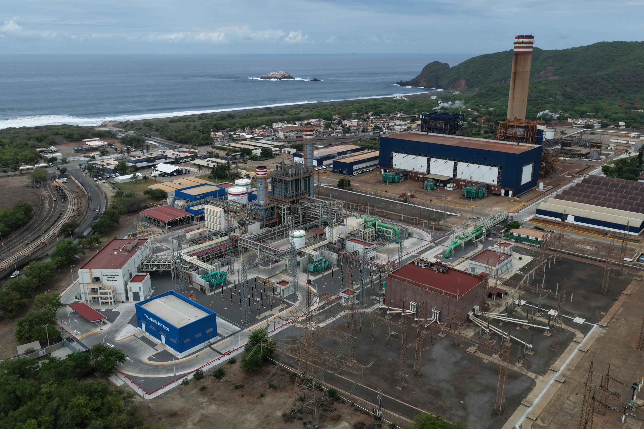 Sheinbaum inaugura planta de CFE y refuerza soberanía energética