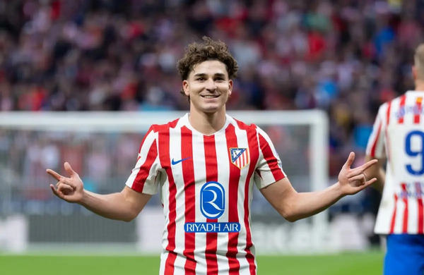Real Madrid realiza oferta multimillonaria por Julián Álvarez; Atlético la rechaza