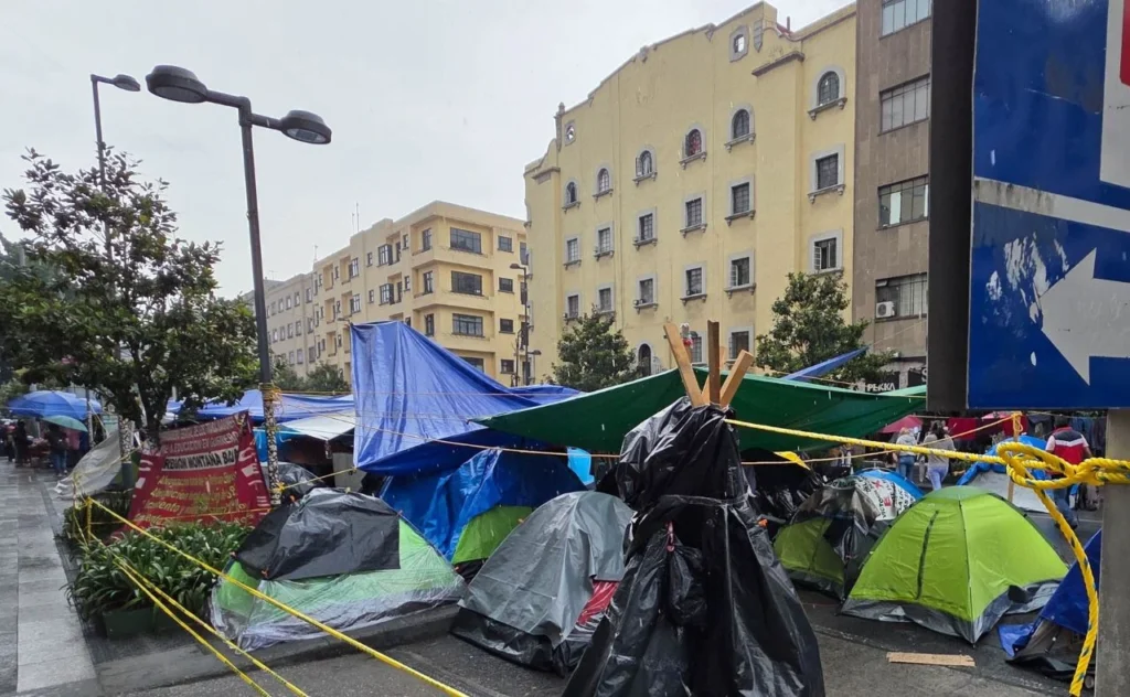 CNTE mantiene huelga nacional y protestas