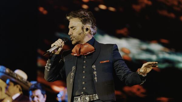 Alejandro Fernández cantará el Himno Nacional en la inauguración del Mundial