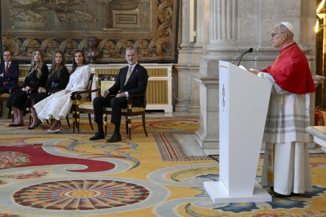 El Papa agradece el compromiso activo de España con la paz al inicio de emblemática visita