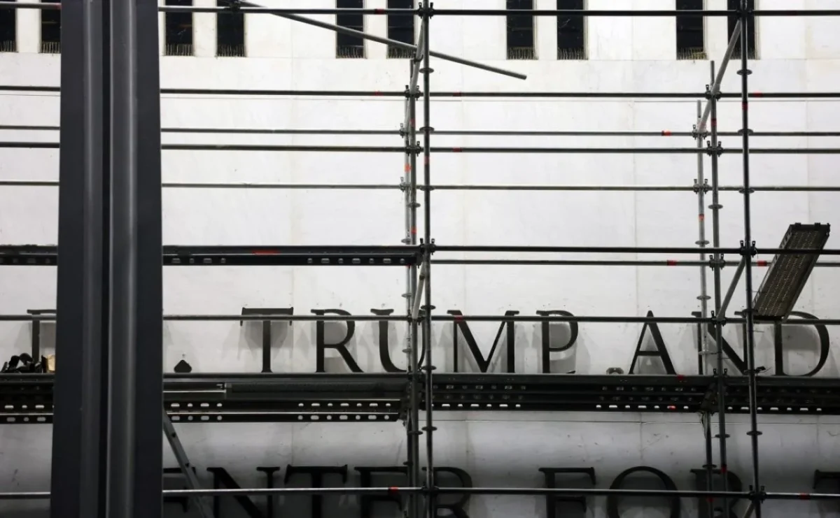 Retiran nombre de Trump del Kennedy Center