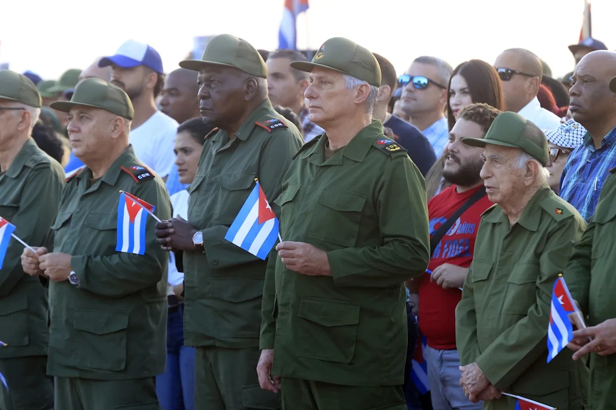 EU impone sanciones financieras al presidente de Cuba y a un hijo de Raúl Castro