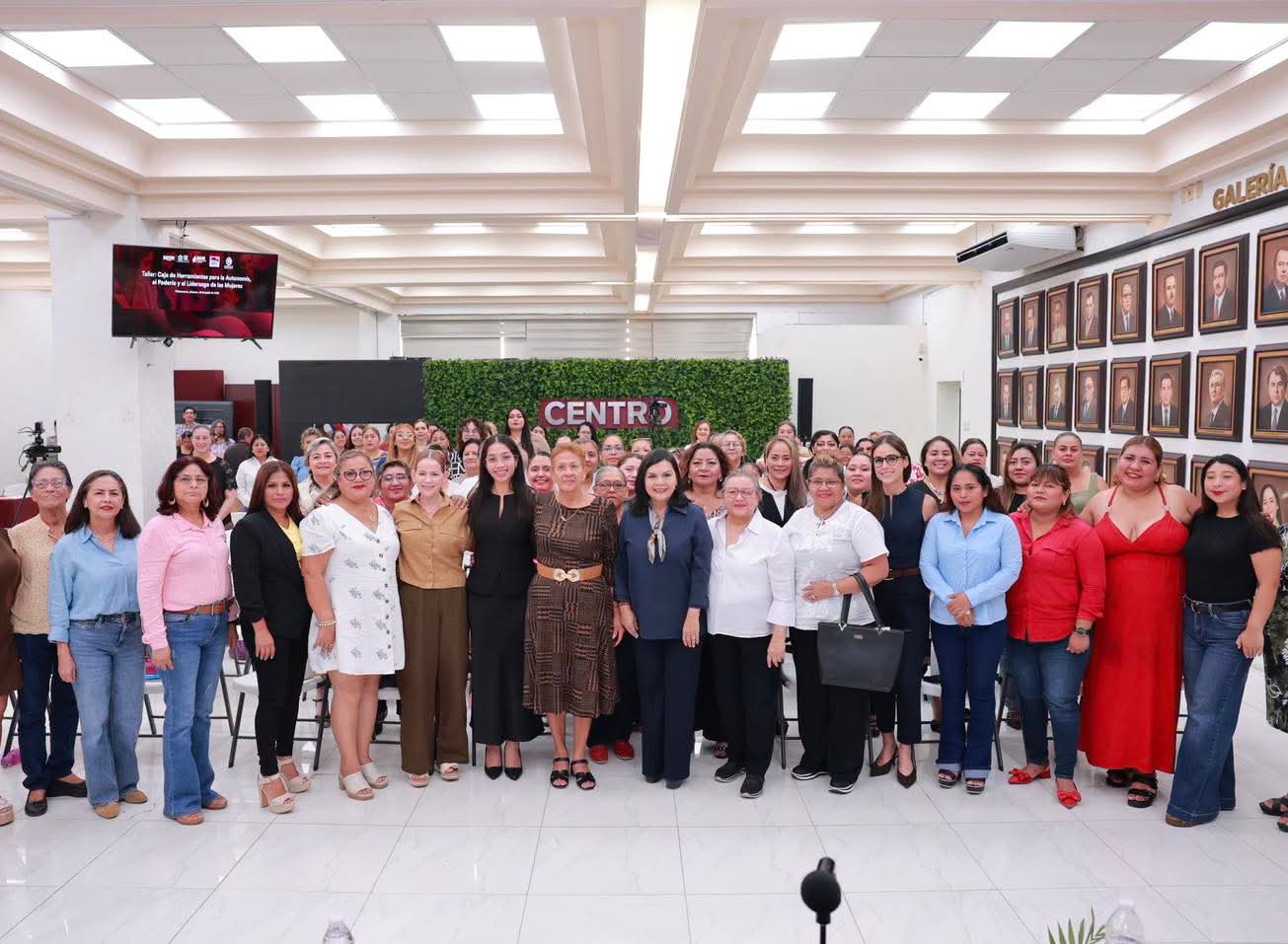 Yolanda Osuna destaca liderazgo de las mujeres en Centro