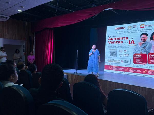 Capacitan a comerciantes del Barrio Mágico en Inteligencia Artificial