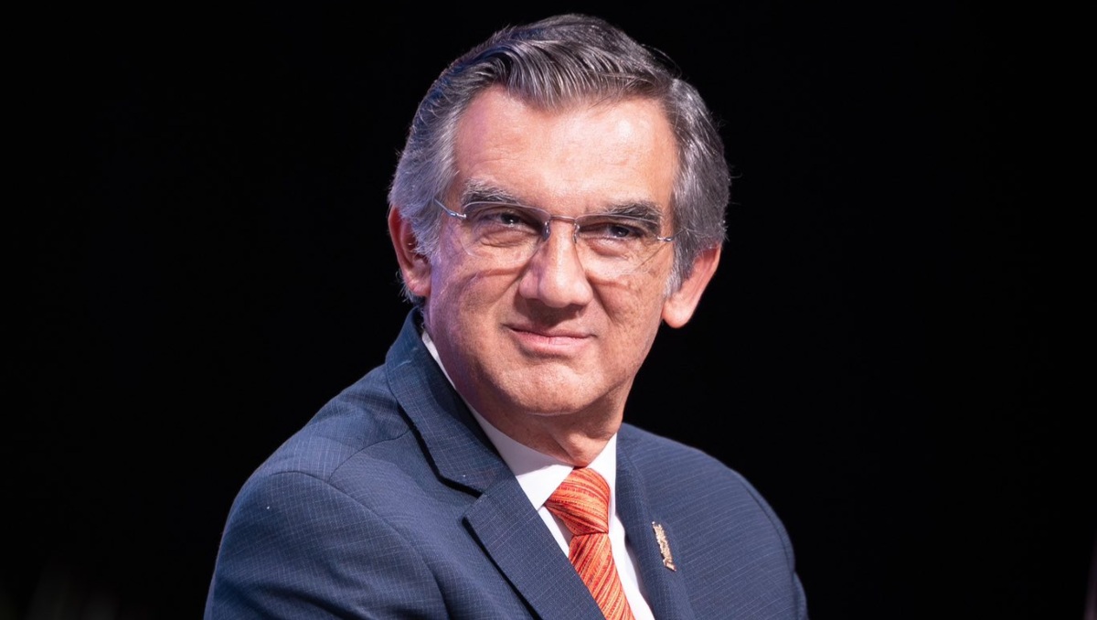 Américo Villarreal niega investigación en EE.UU. y afirma que su visa está vigente