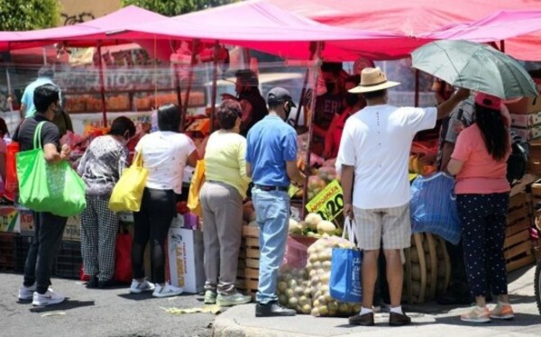 Retiran a 100 comerciantes de parque en Villas del Sol, Playa del Cármen