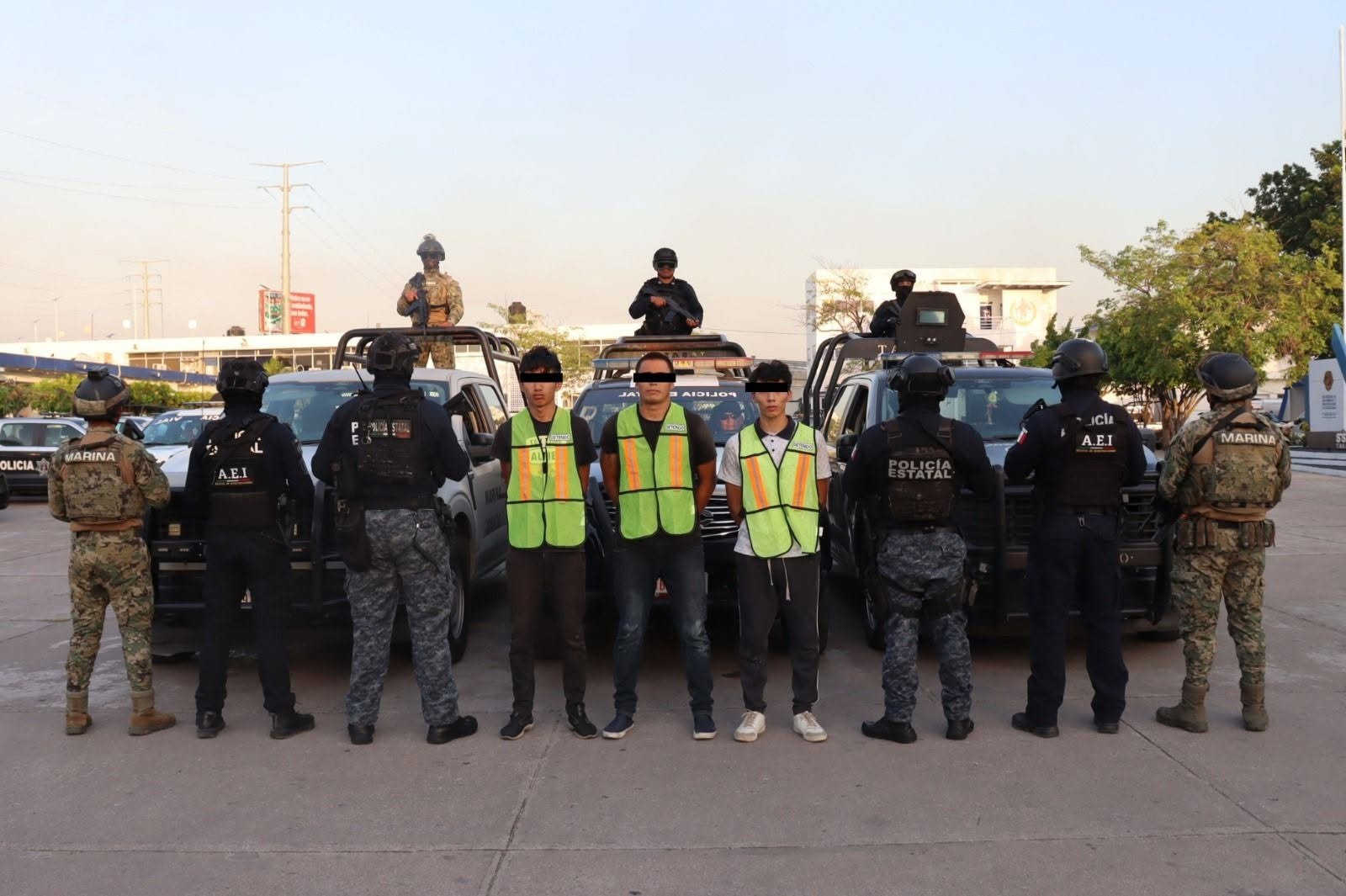 Detienen a tres por homicidio y portación de arma en Centro