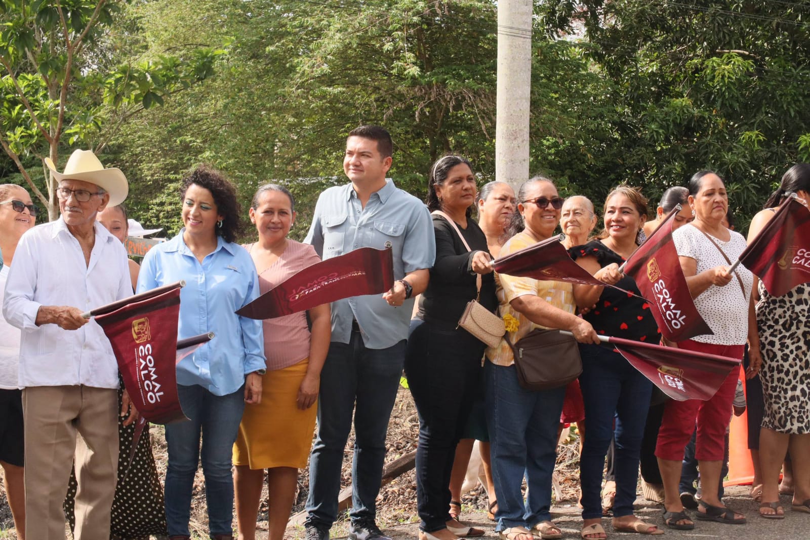 Inicia Ovidio Peralta construcción de puente en Comalcalco