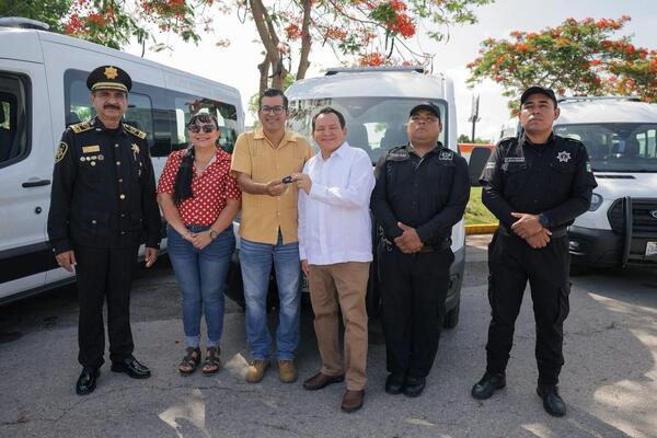 Entregan 31 patrullas a municipios de Yucatán para reforzar la seguridad
