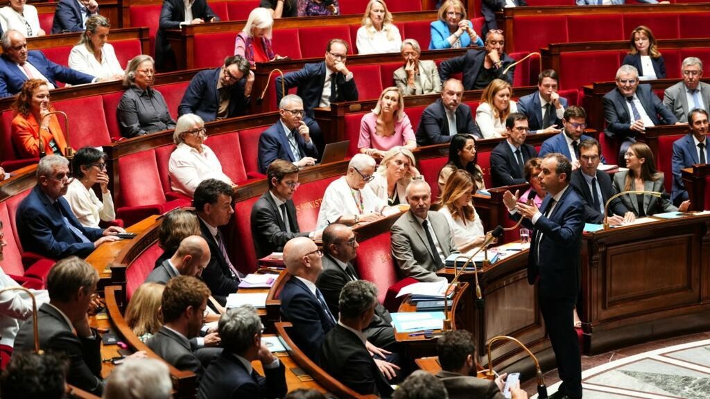 Francia aprueba prohibición de redes sociales para menores de 15 años, pionera en Europa