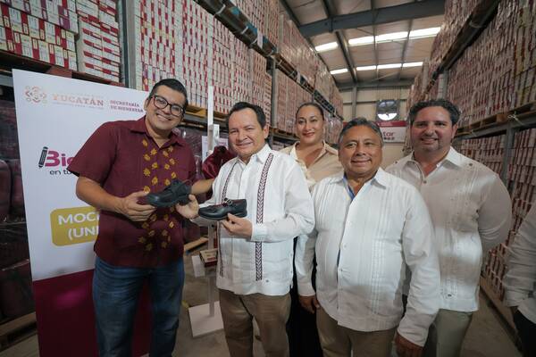 Inicia entrega de paquetes escolares en Yucatán