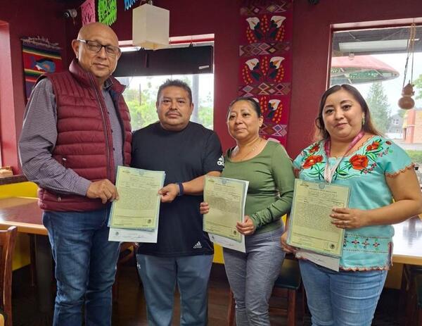 Yucatecos reciben doble nacionalidad en Estados Unidos