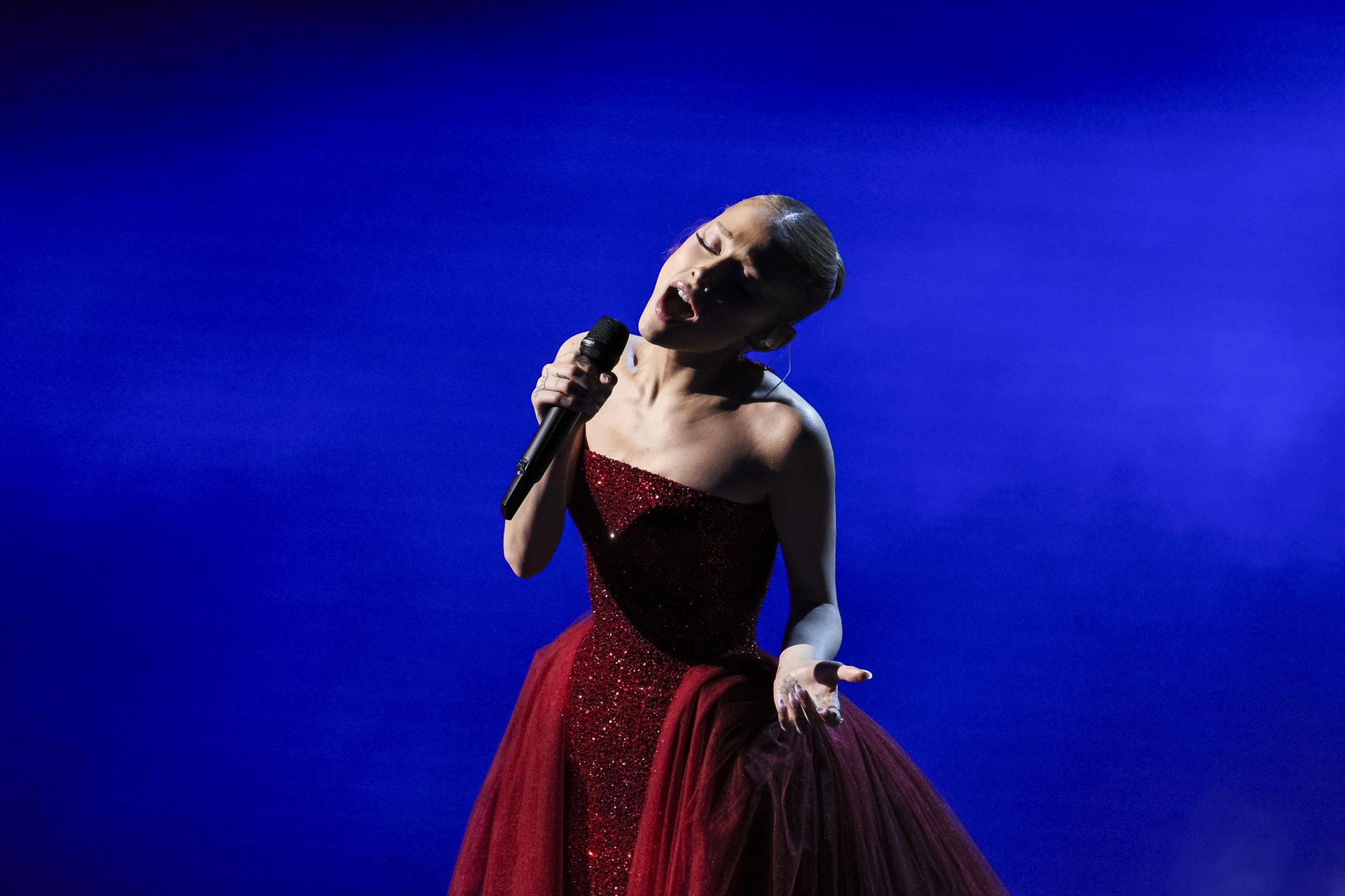 Ariana Grande se alejará temporalmente de la vida pública tras finalizar su gira