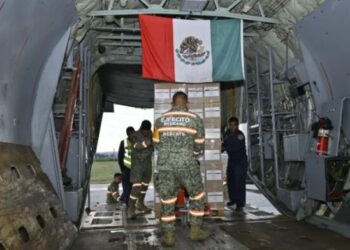 Fuerza Aérea Mexicana viaja a Colombia con ayuda a familias