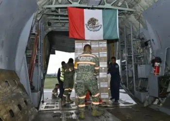 Fuerza Aérea Mexicana viaja a Colombia con ayuda a familias
