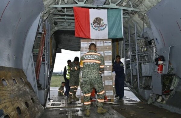 Fuerza Aérea Mexicana viaja a Colombia con ayuda a familias