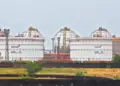 Petróleo sube a su nivel más alto en un mes