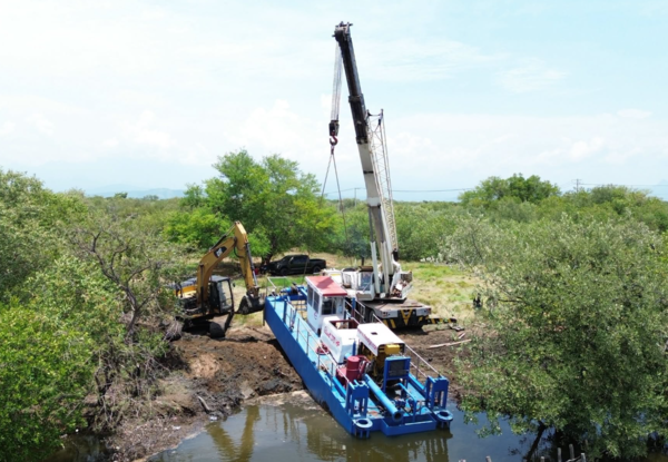 Chiapas suma tercera draga para recuperar sistemas lagunarios en la Costa