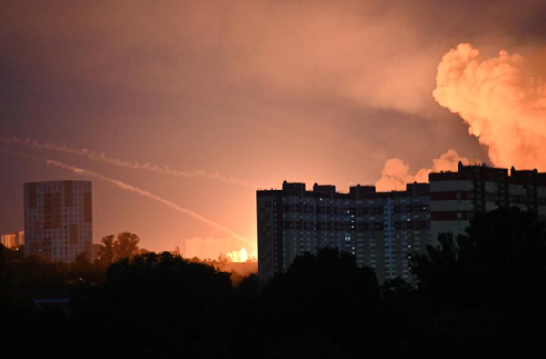 Rusia intensifica bombardeos sobre Ucrania con ataques masivos de misiles y drones