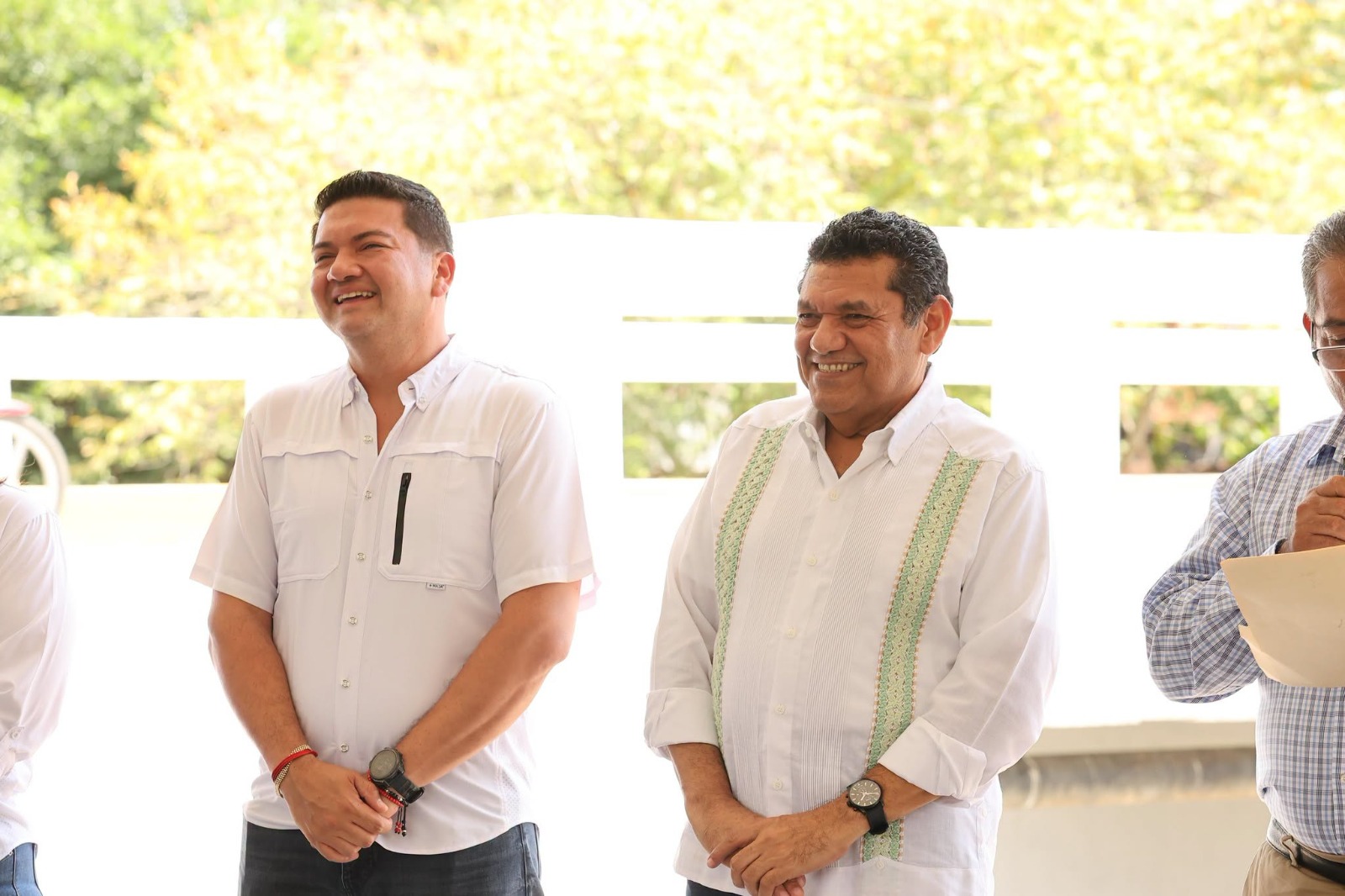 Javier May inaugura puente en Comalcalco