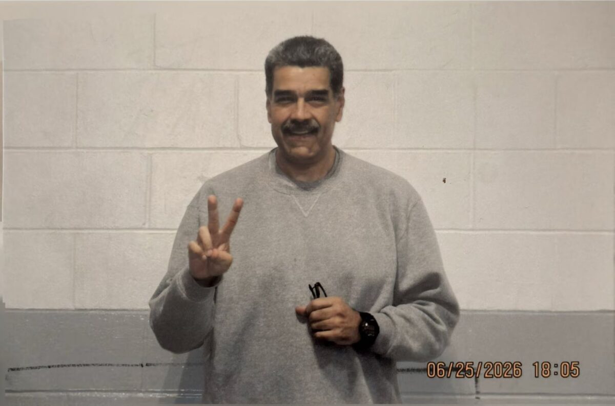 Nicolás Maduro publica fotos desde prisión y asegura: “Estamos firmes”