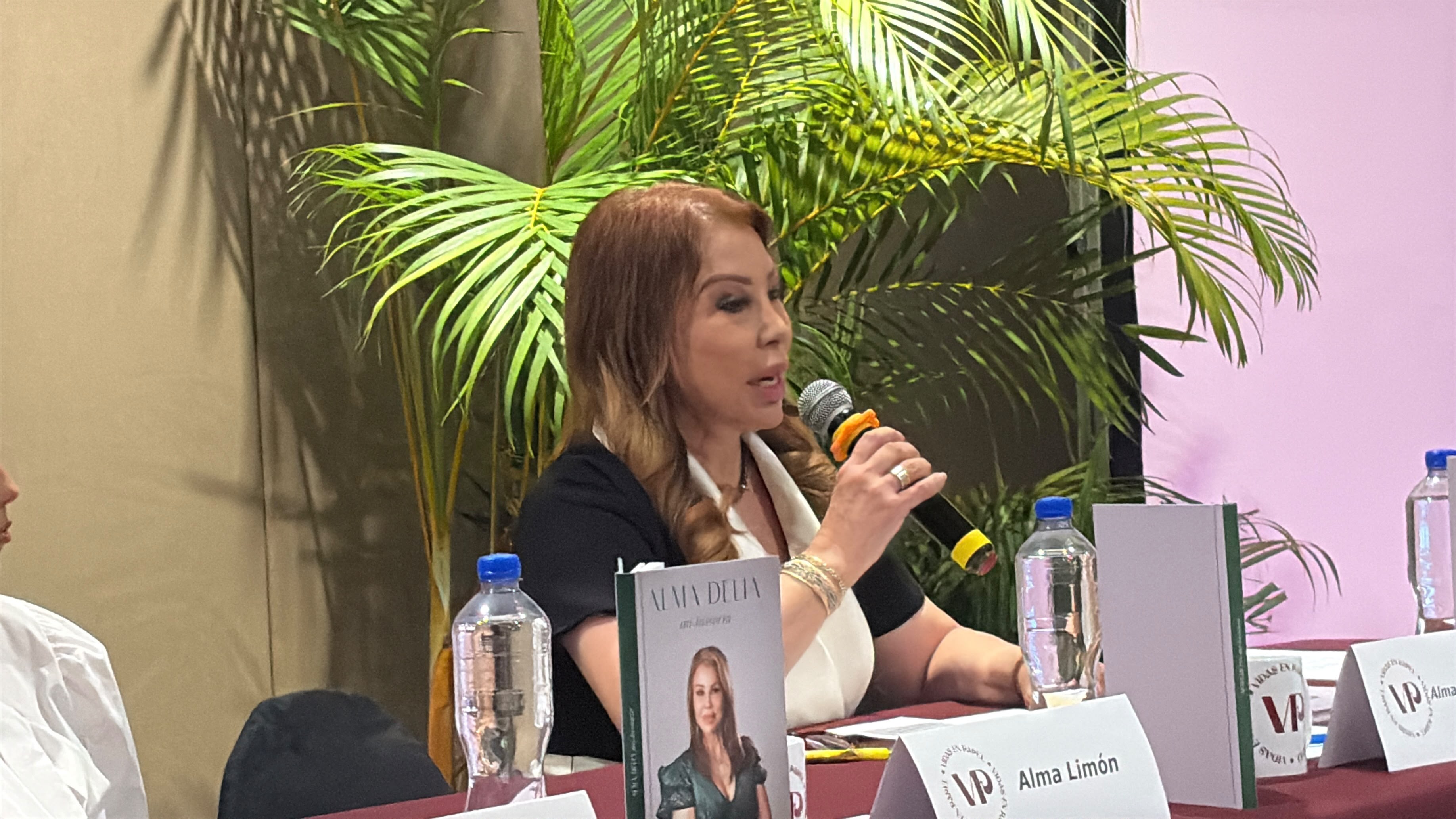 Alma Delia Pérez comparte su historia de vida en un libro que inspira a superar la adversidad
