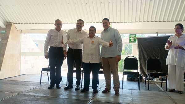 Reconoce STNSA Sección 48 trayectoria y años de servicio de los trabajadores de la salud en Tabasco