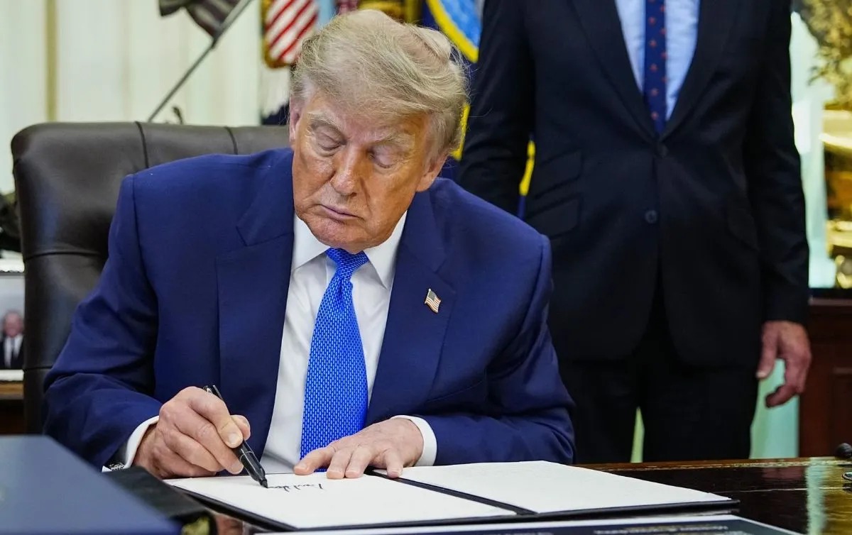 Donald Trump reduce vacunas infantiles recomendadas en medio de críticas de senador republicano