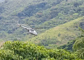 Helicóptero de la Marina realiza aterrizaje de emergencia en Jalisco; hay tres heridos
