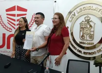 IUMV amplía oferta educativa para habitantes de Centla