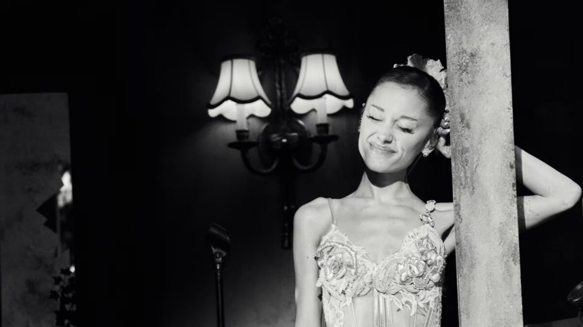 Ariana Grande acelera su demanda contra hackers que filtraron su música inédita