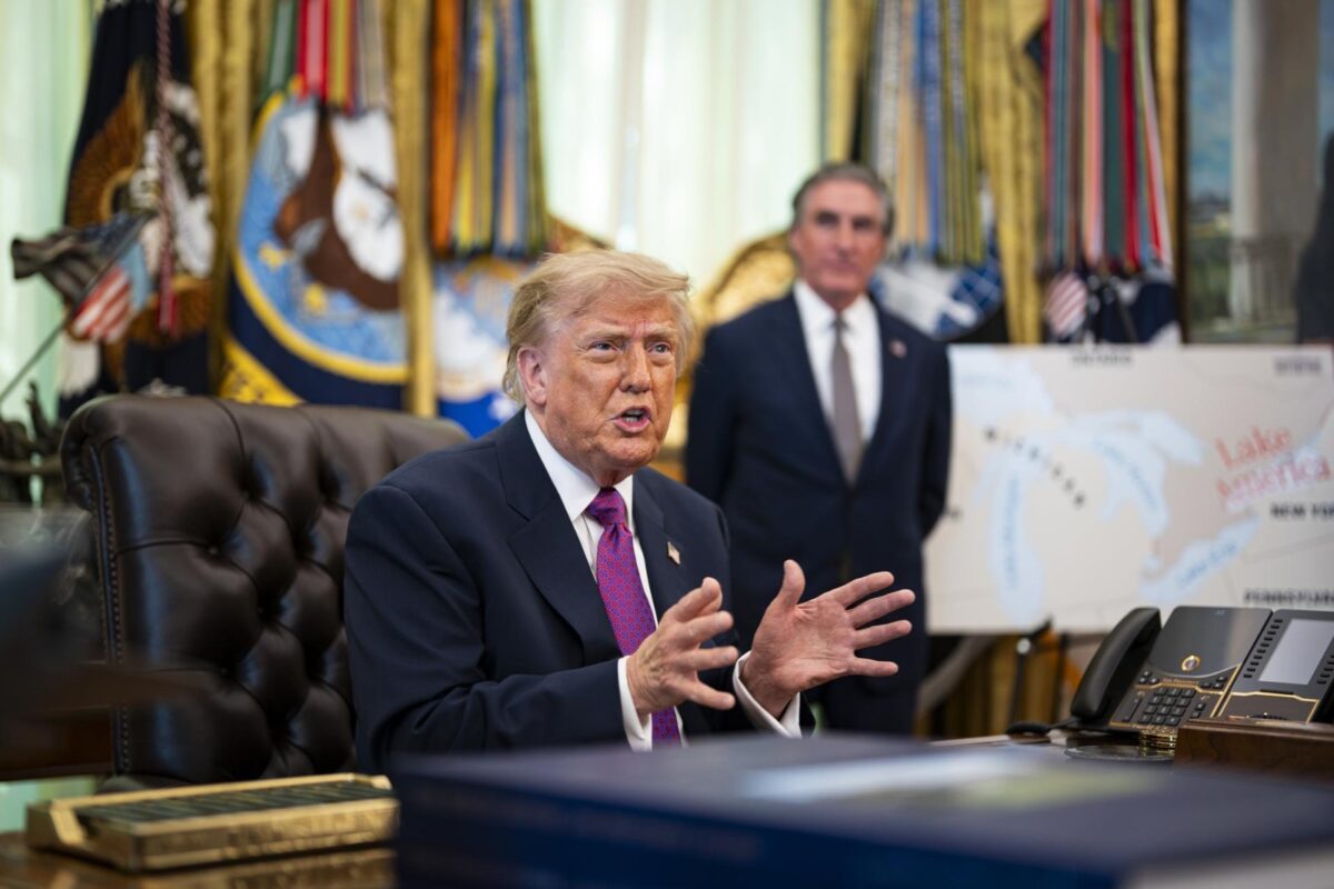 Trump se plantea cambiar el nombre al Atlántico o al Pacífico por océano América