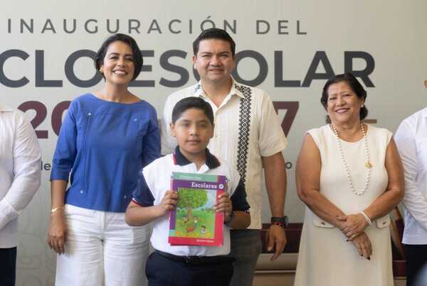 Comalcalco arranca ciclo escolar 2026-2027
